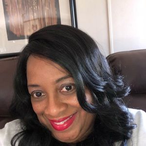 Meet your Posher, Regina